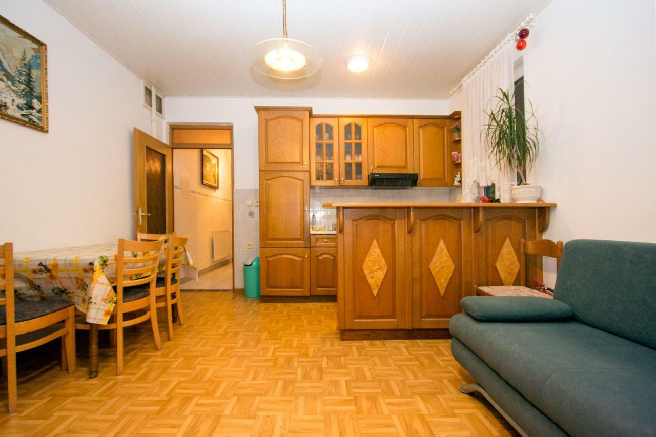 Zeleni Apartma Зрече Экстерьер фото